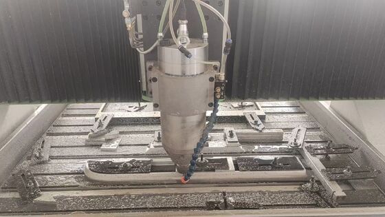 Maszyna do grawerowania profili z blachy aluminiowej ze stopu aluminium