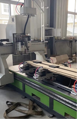 Máquina de tallado de puertas de madera