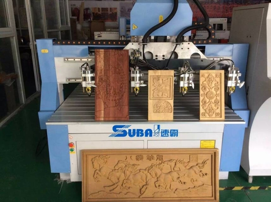Puerta de gabinete de madera maciza máquina de tallado CNC cuatro husillo 1618F4