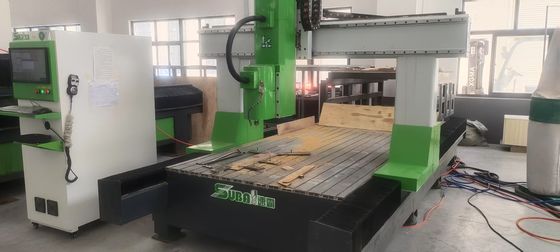 Procesamiento de moldes de madera Máquina de tallado de madera CNC Industrial