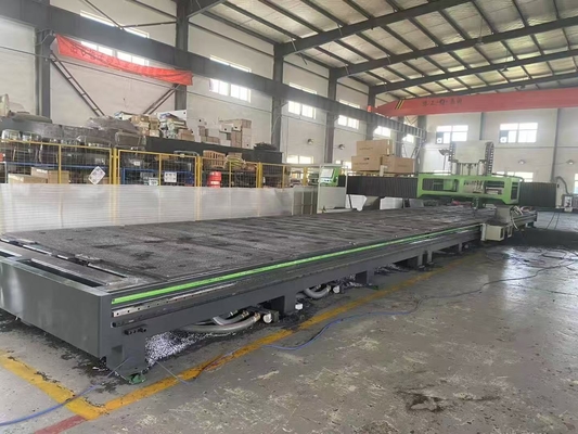 Processing center for insulated composite panel car body panels
